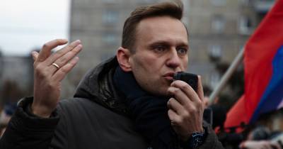 Навальный заявил, что возвращается в Россию (видео)