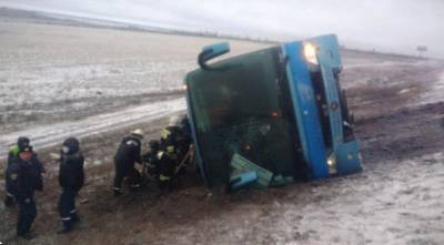 В России опрокинулся автобус с пассажирами из Донецка, есть погибшие и раненые