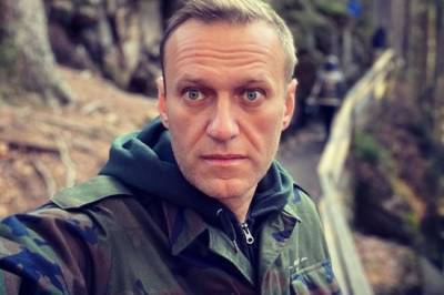 Навальный решил проверить, посадят ли его в России