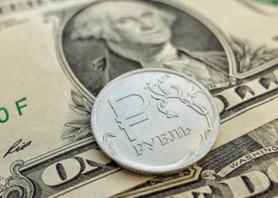 Рубль вновь признали самой недооцененной валютой мира по "индексу бигмака"