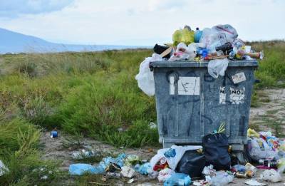 Жители Рязани обнаружили завернутый в мешки труп около мусорных баков