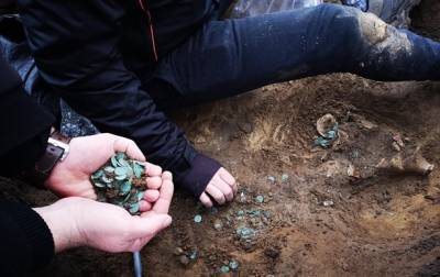 В Венгрии нашли клад с тысячами старинных монет
