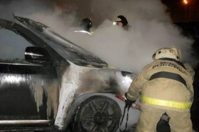 Автомобиль сгорел в Острове 13 января