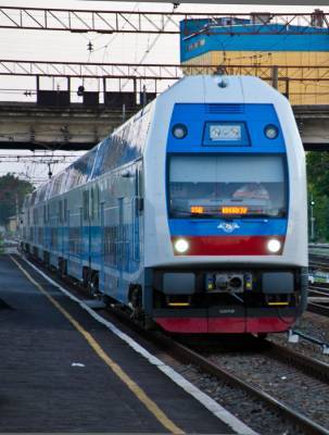 «Укрзализныця» заплатит за ремонт двух поездов почти 300 млн гривен