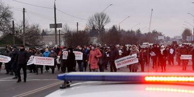 Тарифный протест в Житомире: люди пытались перекрыть трассу на Киев