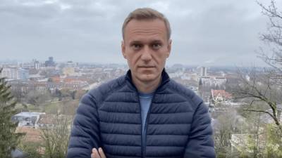 Навальный возвращается в Россию: сразу по прибытию ему грозит арест