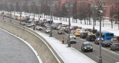 Москвичей предупредили о гололеде на дорогах 13 и 14 января