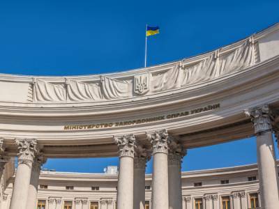 В украинском МИД прогнозируют, что между Байденом и Зеленским установится “замечательный контакт“