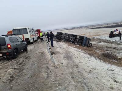 Автобус с украинцами перевернулся в России, есть погибшие: фото