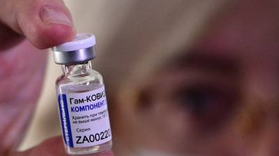 Путин распорядился перейти к массовой вакцинации от коронавируса