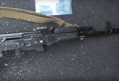В Петербурге уроженец Дагестана устроил стрельбу из «АК-47» на парковке торгового центра
