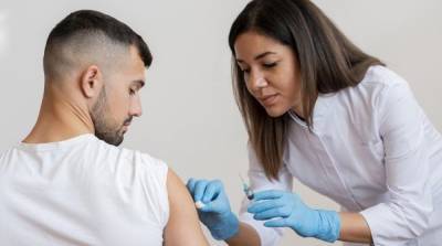 В Латвии некоторые украинцы смогут бесплатно вакцинироваться от коронавируса