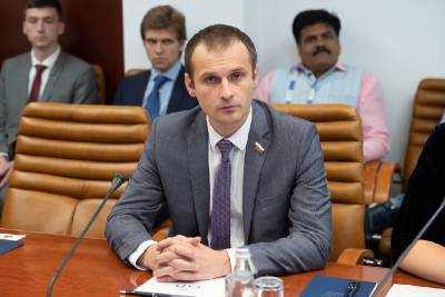 Сенатор Сергей Леонов возмущен пропагандой детского насилия в смоленском паблике