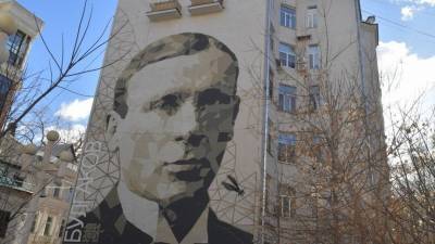 Портреты исторических личностей появятся на домах в Петербурге
