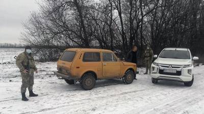 На границе с Украиной валюту попытались передать через забор