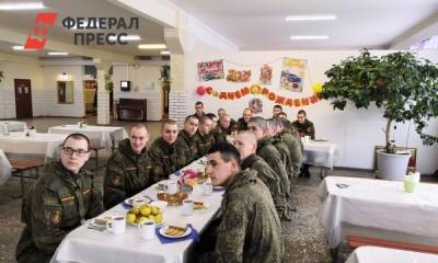 Новобранцы Вооруженных сил России начали осваивать курс молодого бойца