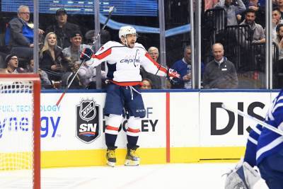 В "Вашингтон Кэпиталз" вспомнили первый хет-трик Овечкина в НХЛ. ВИДЕО