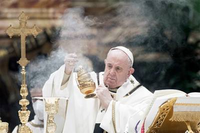 Папа римский привился от коронавируса