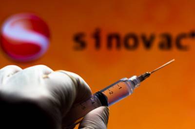 В Турции сделали первую прививку против COVID-19 китайской вакциной