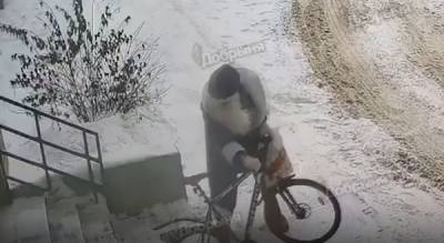 В Кирове Дед Мороз украл велосипед