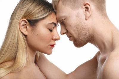 Сексолог рассказал, как COVID-19 влияет на интимную жизнь