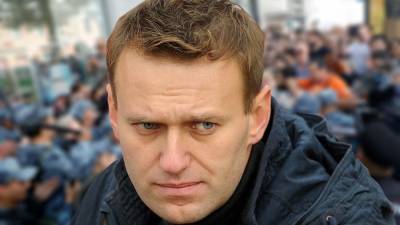 Тюремный срок грозит Навальному после возвращения в Россию
