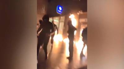 Беспорядки в Брюсселе: протестующие подожгли полицейский участок