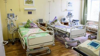 В Мариинской больнице разъяснили ситуацию с платными кислородными палатами