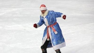 Дед Мороз упал на ступеньки крыльца во время хищения велосипеда в Кирове