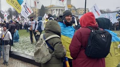 «Очередной антирекорд»: экс-премьер о падении Украины в топе счастливых стран