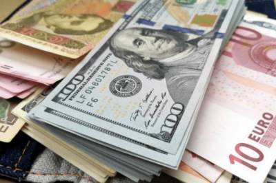 Доллар опустился ниже 28 грн, а евро остался на месте: курс валют в Украине на 14 января