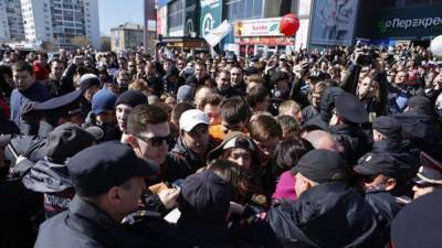 Суд в Челябинске оправдал двух участников акции "Он нам не царь"