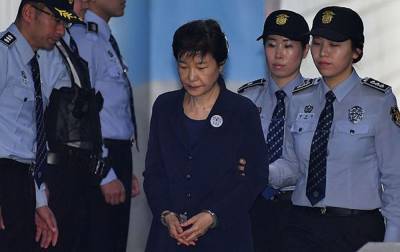 Экс-президенту Южной Кореи оставили в силе приговор за коррупцию