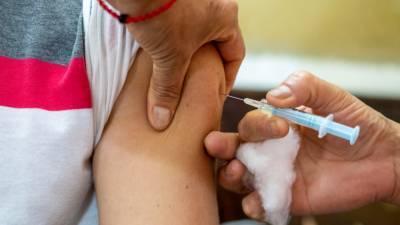 Вакцину от коронавируса Pfizer не смогут использовать в российских клиниках