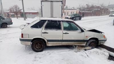 В Воронежской области автомобиль после ДТП отбросило на пешехода