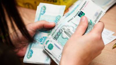 Треть россиян потратила на семейные расходы меньше 5 тыс. рублей на праздниках