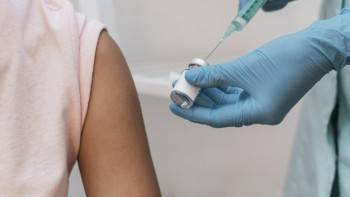 Частным клиникам запретили западные вакцины от COVID-19