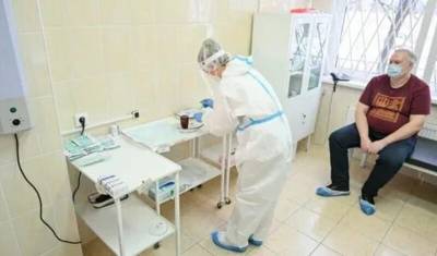 Более 30 частным клиникам в Москве разрешили прививать от ковида