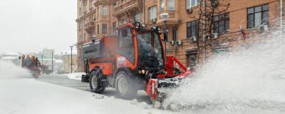 Москву от снега чистят более 60 тысяч человек