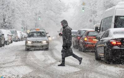 В Киеве снегопад, усиленные осадки ожидаются днем
