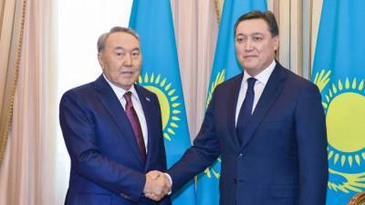 Назарбаев хочет, чтобы премьером Казахстана остался Мамин