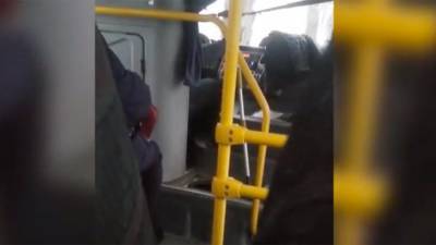 В Калининграде оштрафовали переключавшего передачи шваброй водителя
