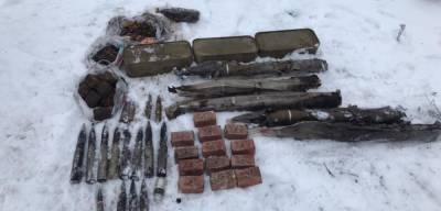 Возле Северодонецка обнаружен схрон боевиков со взрывчаткой и артиллерийскими снарядами