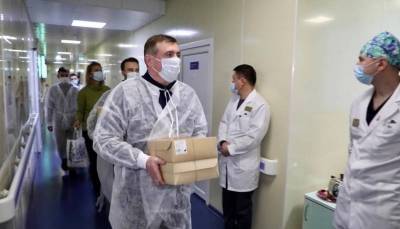 На Сахалине вакцинированным от COVID пообещали бейджи, дающие право не носить маску