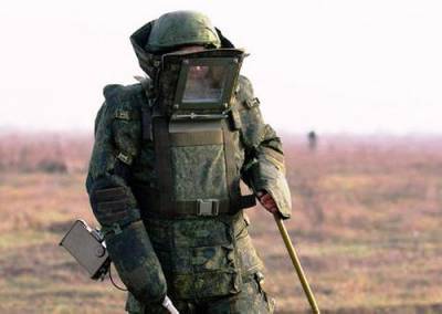 Российские саперы обезвредили 200 взрывных устройств в Лаосе