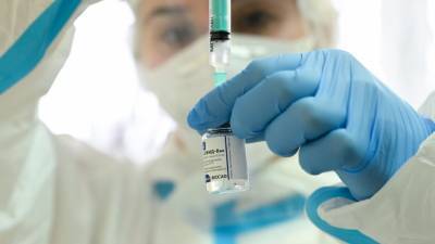 В 2022 году в РФ могут создать комбинированную вакцину от гриппа и COVID-19