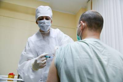 Власти Сахалина заявили, что привившиеся от COVID-19 жители смогут не носить маски