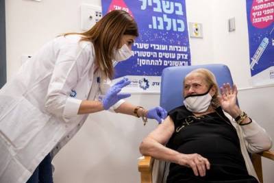 Израильтянке случайно вкололи пять доз вакцины от Covid-19
