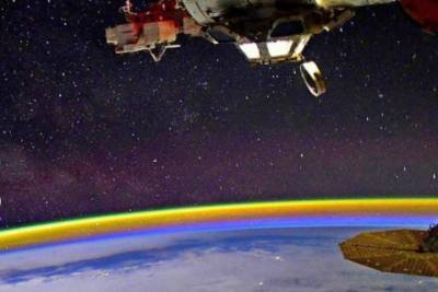 «Безумно красиво»: полярное сияние засняли из космоса