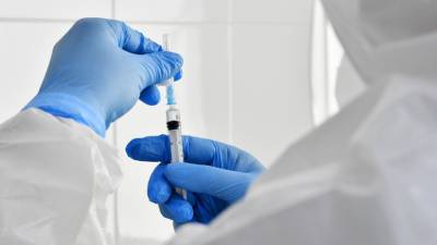 Жителей Буйнакска после массового отравления вакцинируют от гепатита А